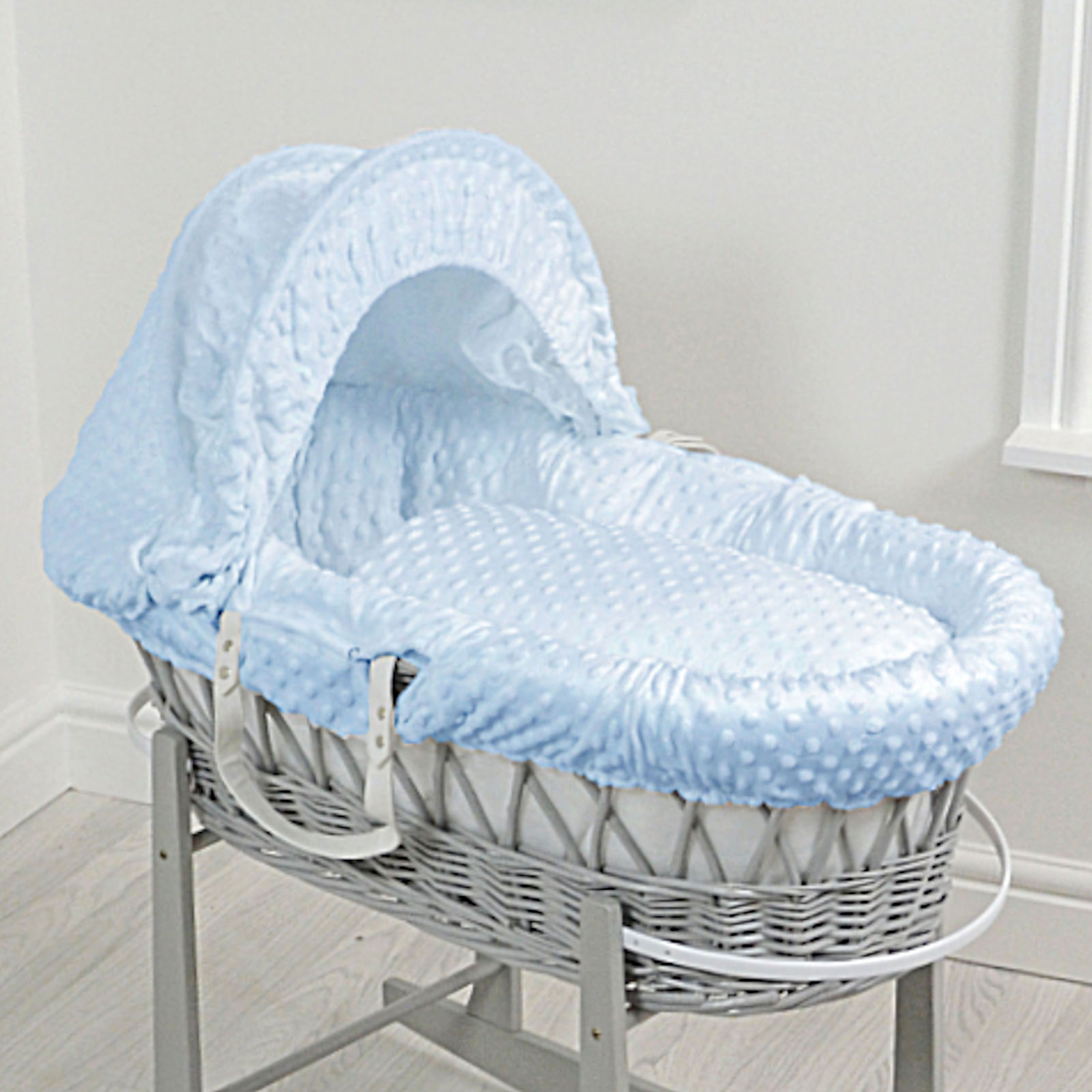 blue and grey moses basket